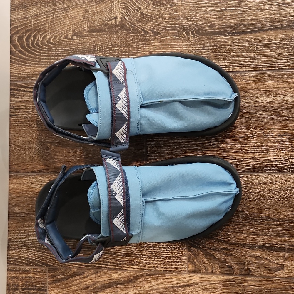 Reebok Mens Blue Sandals with Patterned Straps - Picture 2 of 4